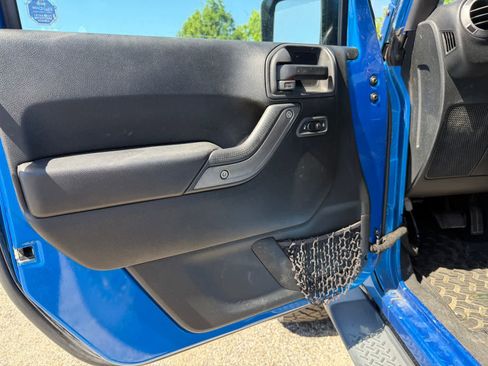 Used 2016 Jeep Wrangler Sport w/ Quick Order Package 24S AWD/4WD image 9