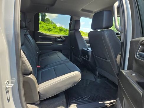 Used 2024 Chevrolet Silverado 1500 LT Trail Boss w/ LT Trail Boss Premium Package AWD/4WD image 19