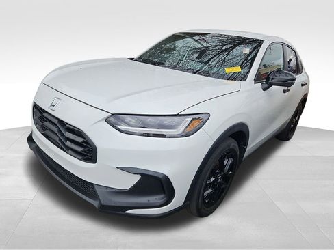 Used 2023 Honda HR-V Sport image 3