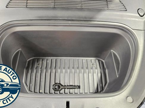 Used 2023 Tesla Model Y Long Range image 36