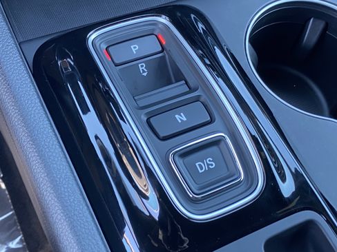 Certified 2025 Honda Pilot Sport image 24