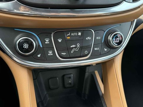 Used 2017 Chevrolet Volt Premier w/ Driver Confidence II Package FWD image 93