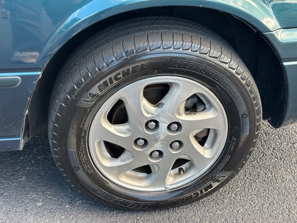 Used 1998 Toyota Camry LE FWD image 31