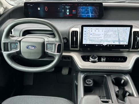 Certified 2025 Ford Expedition Active image 14