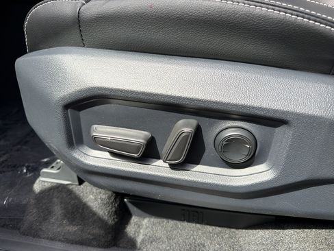 New 2026 Toyota Tundra Limited AWD/4WD image 17