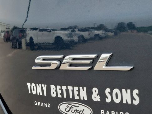Used 2023 Ford Edge SEL w/ Convenience Package AWD/4WD image 7