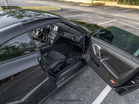 Used 2010 Nissan GT-R Premium AWD/4WD image 55