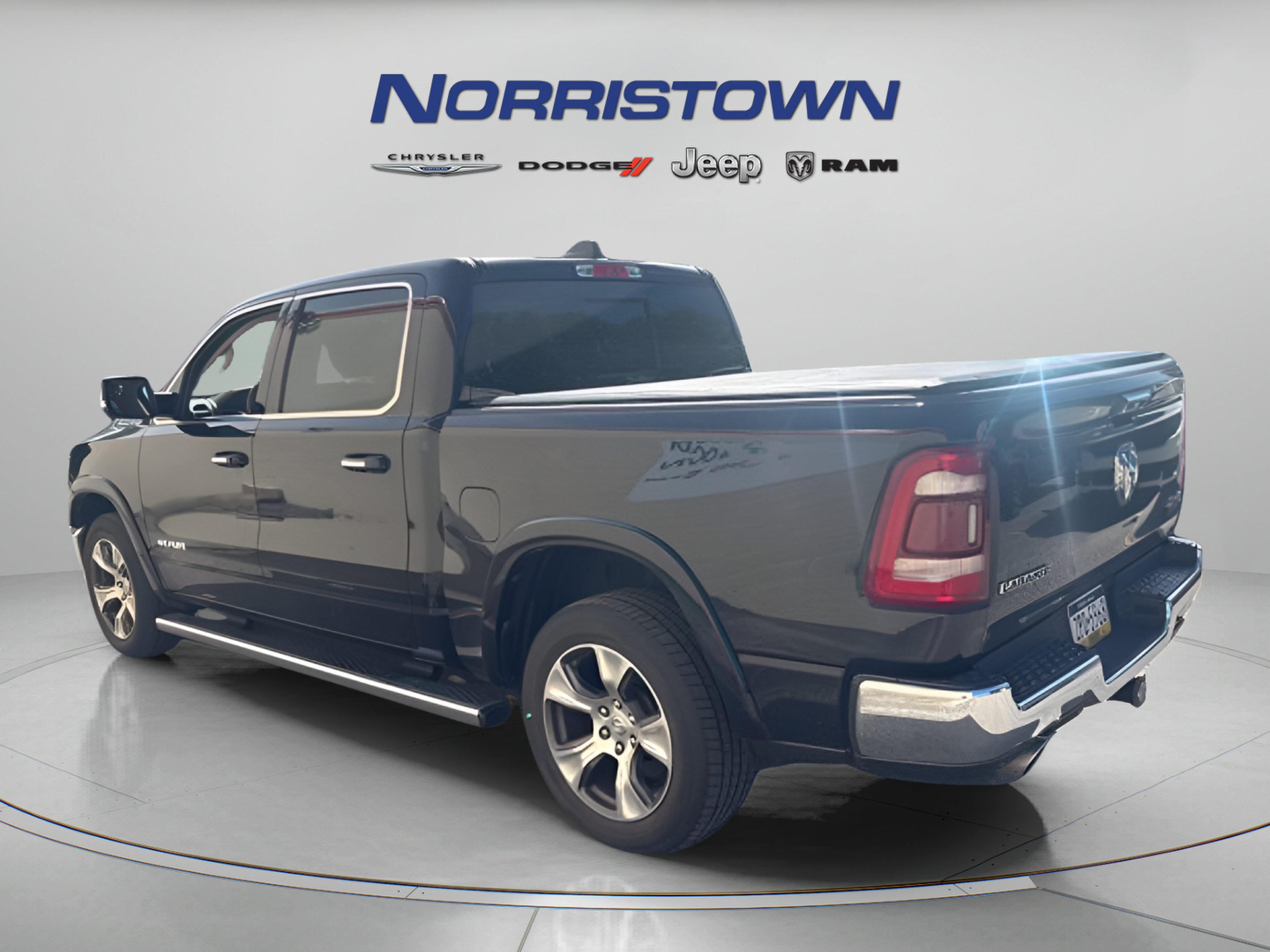 Used 2019 RAM 1500 Laramie AWD/4WD image 4