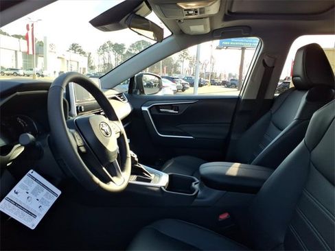 New 2025 Toyota RAV4 XLE Premium image 5
