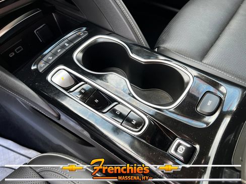 Used 2023 Buick Envision Essence AWD/4WD image 19