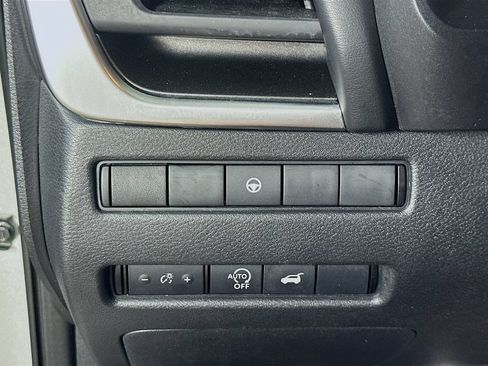 Used 2024 Nissan Rogue SV FWD image 21