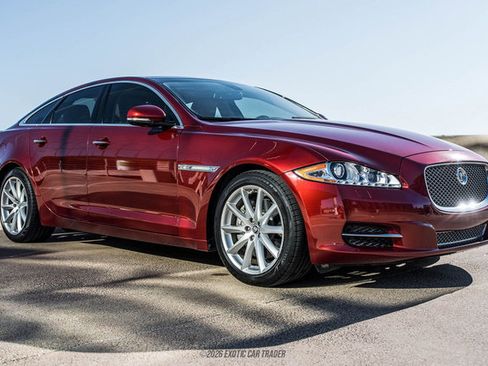 Used 2012 Jaguar XJ image 12