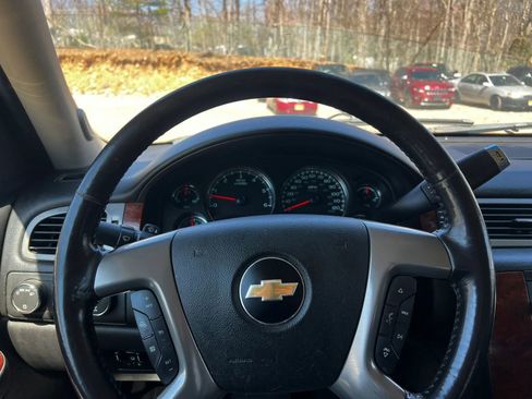 Used 2012 Chevrolet Avalanche LTZ AWD/4WD image 16