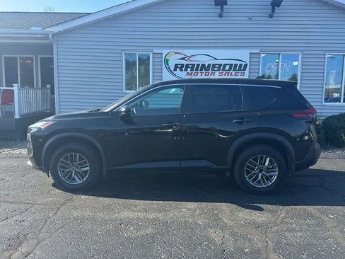 Used 2022 Nissan Rogue S image 4