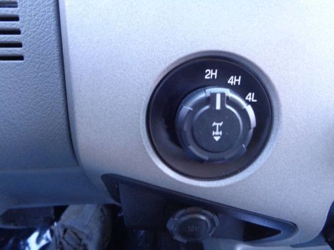 Used 2013 Ford F250 XLT w/ Chrome Pkg image 41