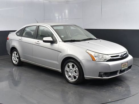 Used 2009 Ford Focus SES FWD image 1