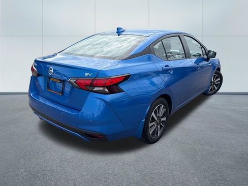 Used 2021 Nissan Versa SV FWD image 4