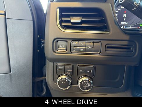 Used 2023 GMC Yukon XL SLT w/ SLT Luxury Package image 18