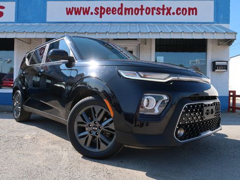 Used 2020 Kia Soul EX FWD image 2