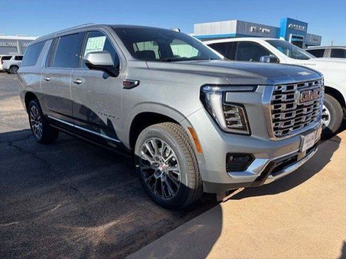 New 2026 GMC Yukon XL Denali w/ Denali Reserve Package image 3