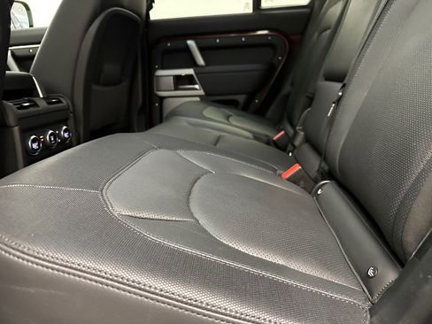 Used 2024 Land Rover Defender 130 X-Dynamic SE AWD/4WD image 25