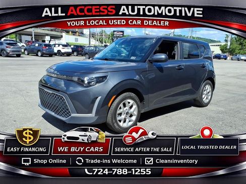 Used 2024 Kia Soul LX w/ Option Group 015 FWD image 3