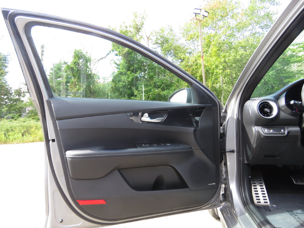 Used 2023 Kia Forte GT-Line w/ GT-Line Premium Package FWD image 9