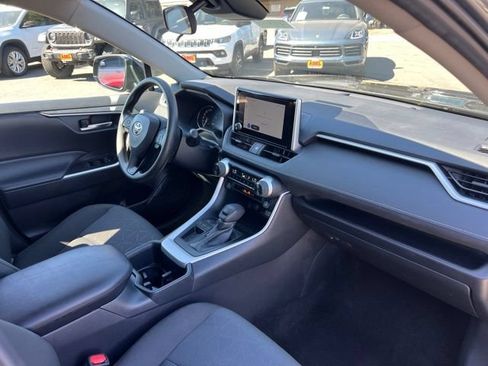 Used 2025 Toyota RAV4 XLE FWD image 27