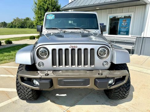 Used 2016 Jeep Wrangler Unlimited Sahara AWD/4WD image 3