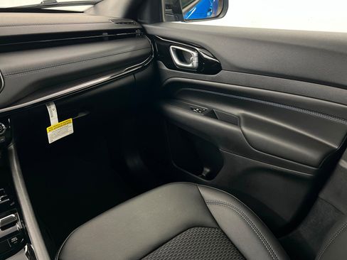 New 2026 Jeep Compass Latitude AWD/4WD image 10