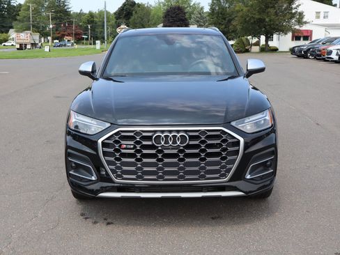 Used 2022 Audi SQ5 Premium Plus w/ Premium Plus Package AWD/4WD image 2