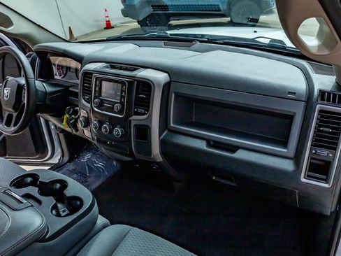 Used 2017 RAM 1500 Express RWD image 16