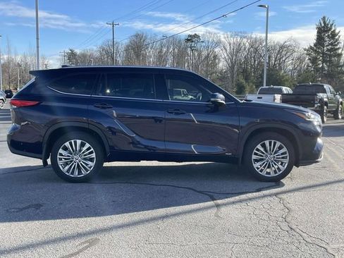 Used 2023 Toyota Highlander Platinum image 6