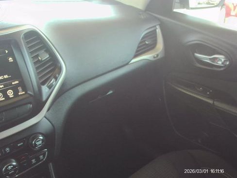 Used 2015 Jeep Cherokee Latitude w/ Comfort/Convenience Group AWD/4WD image 11