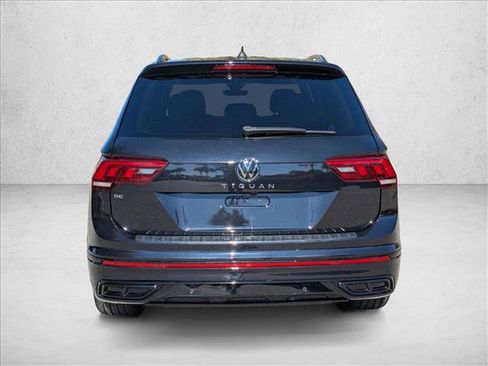 Used 2023 Volkswagen Tiguan SE R-Line image 7