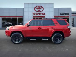Used 2022 Toyota 4Runner TRD Off-Road Premium w/ Moonroof Package AWD/4WD video 2
