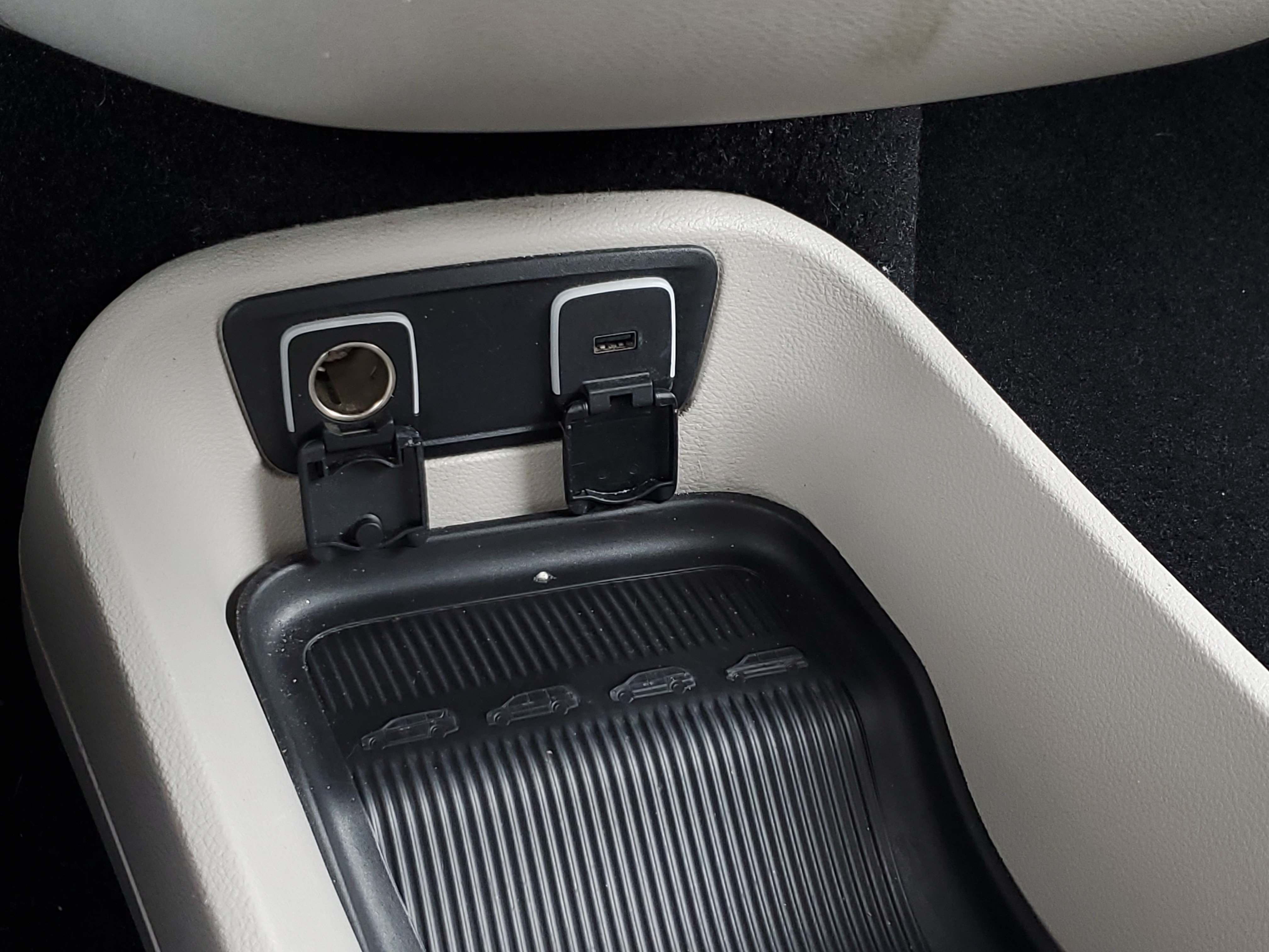 Used 2018 Chrysler Pacifica Touring-L FWD image 28