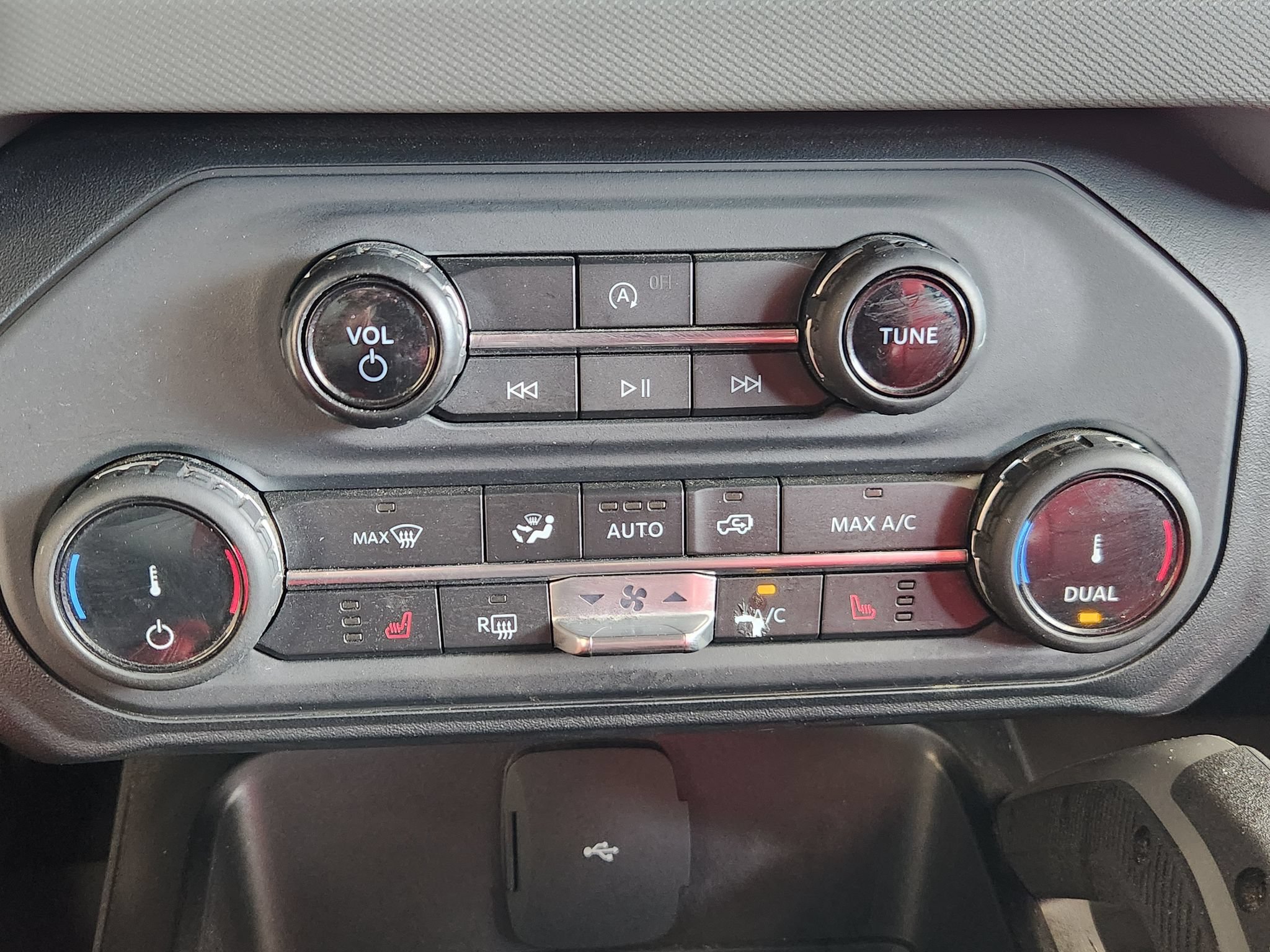 Used 2022 Ford Bronco Big Bend w/ Sasquatch Package AWD/4WD image 18