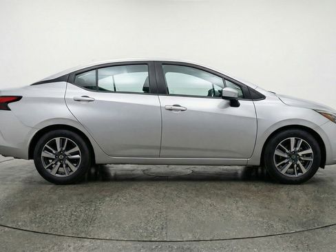 Used 2025 Nissan Versa SV FWD image 9