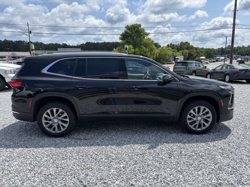 Used 2025 Buick Enclave Preferred AWD/4WD image 4