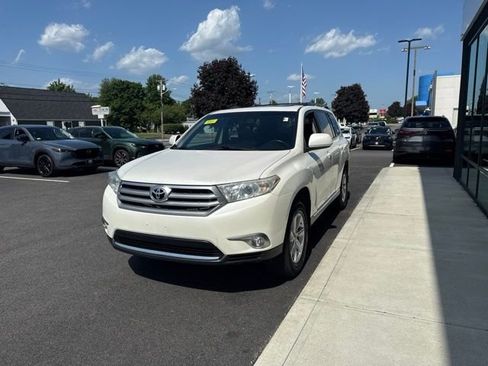 Used 2012 Toyota Highlander SE w/ Tow Pkg AWD/4WD image 6