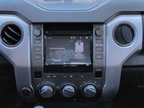 Used 2015 Toyota Tundra SR5 w/ SR5 Upgrade Package AWD/4WD image 17