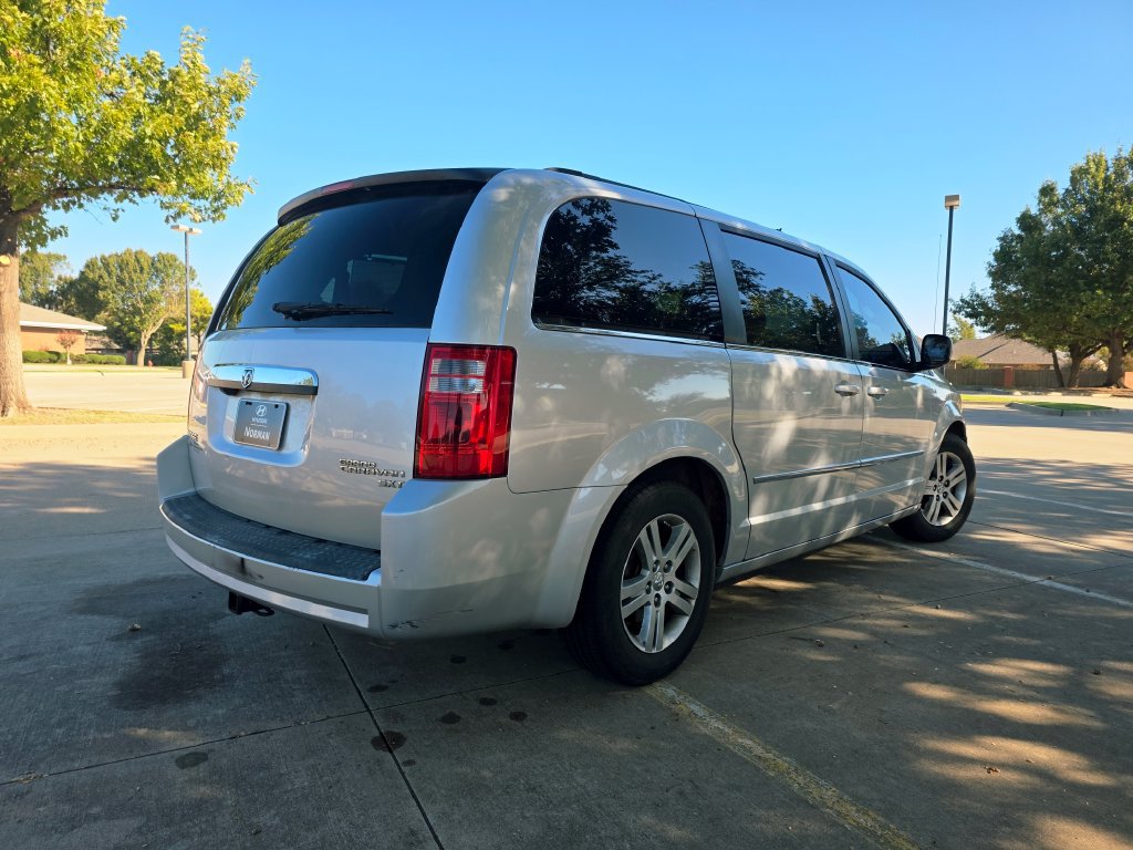 Used 2010 Dodge Grand Caravan SXT FWD image 21