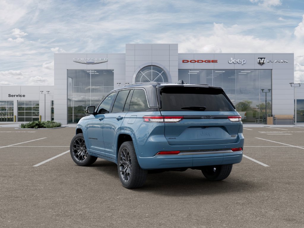 New 2027 Jeep Grand Cherokee Summit AWD/4WD image 3