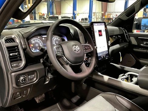 New 2026 RAM 1500 Laramie AWD/4WD image 6