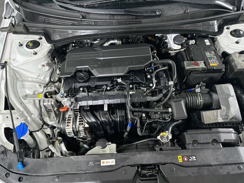 Used 2024 Hyundai Elantra Limited FWD image 33