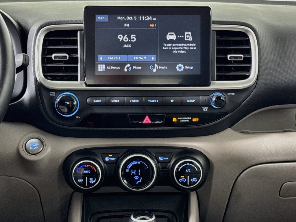 Used 2025 Hyundai Venue SEL FWD image 13