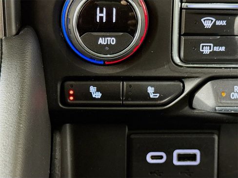 Used 2021 Chevrolet Tahoe Z71 image 18