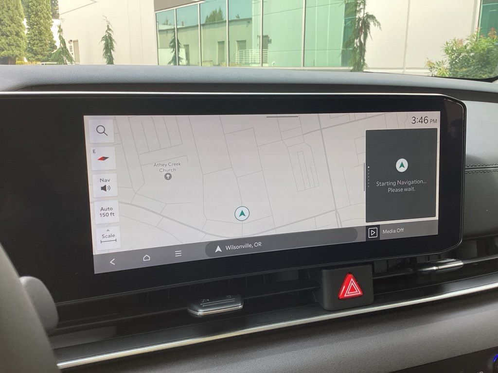 Used 2025 Kia Carnival SX FWD image 3