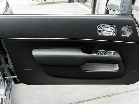 Used 2020 Rolls-Royce Dawn RWD image 25
